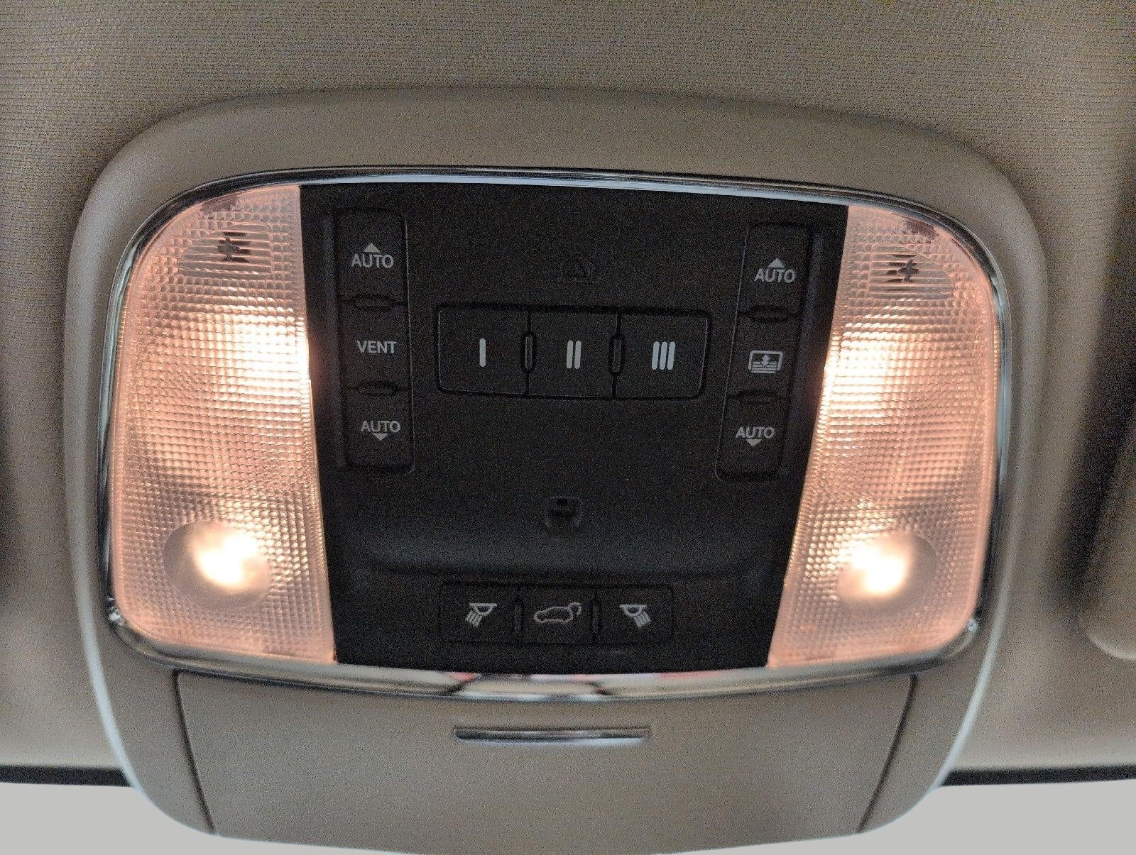 2014 Jeep Grand Cherokee 4WD 4dr Overland