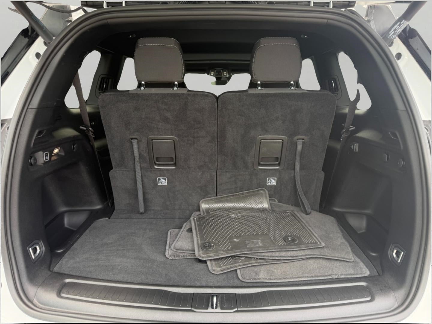 2025 Jeep Grand Cherokee Laredo 4x4