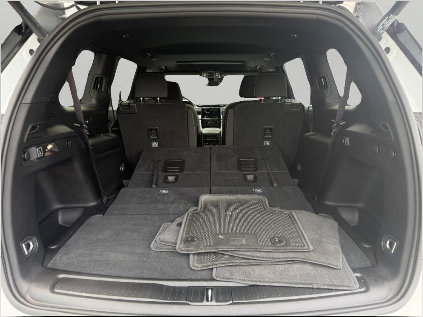 2025 Jeep Grand Cherokee Laredo 4x4