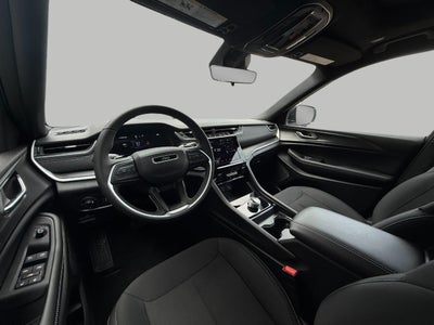 2025 Jeep Grand Cherokee Laredo 4x4