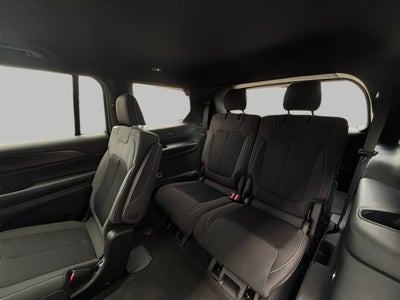 2025 Jeep Grand Cherokee Laredo 4x4