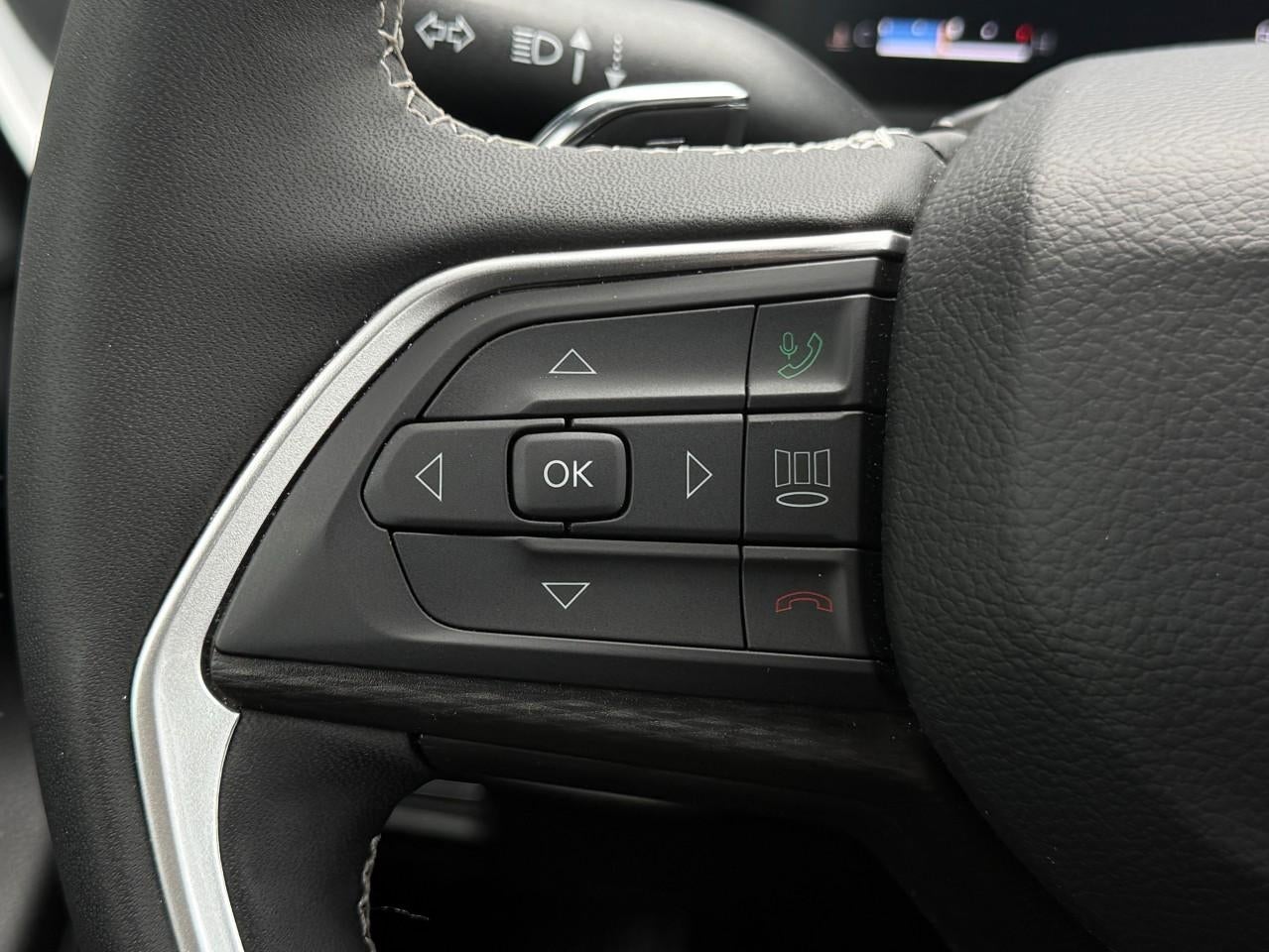 2025 Jeep Grand Cherokee Laredo 4x4
