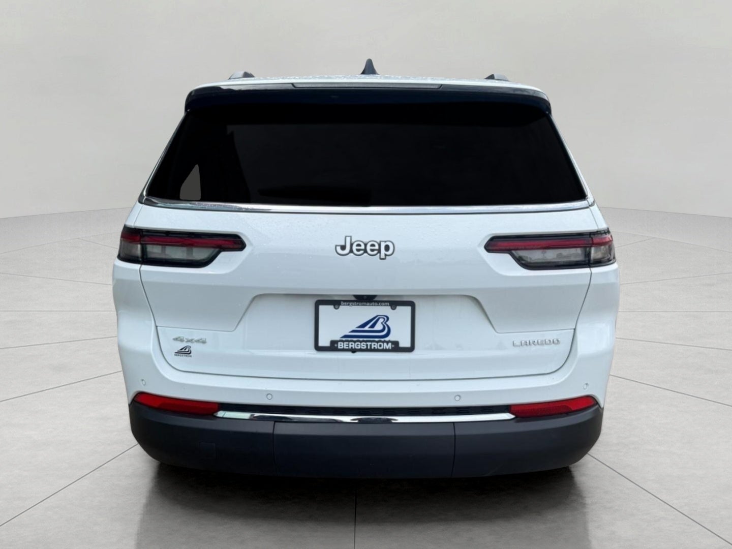 2025 Jeep Grand Cherokee Laredo 4x4