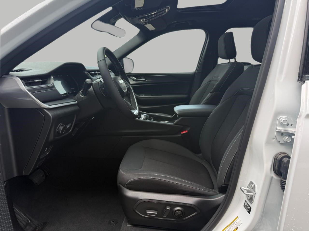 2025 Jeep Grand Cherokee Laredo 4x4