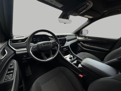2025 Jeep Grand Cherokee Laredo 4x4