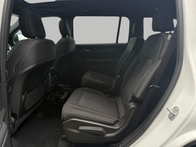 2025 Jeep Grand Cherokee Laredo 4x4