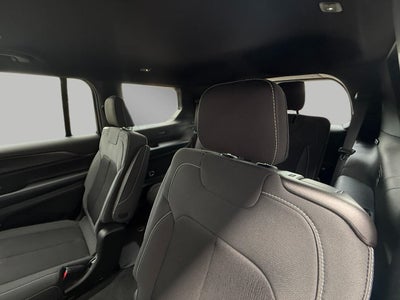 2025 Jeep Grand Cherokee Laredo 4x4