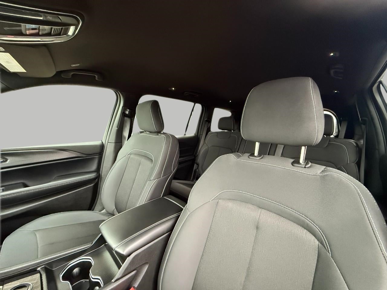 2024 Jeep Grand Cherokee L Laredo