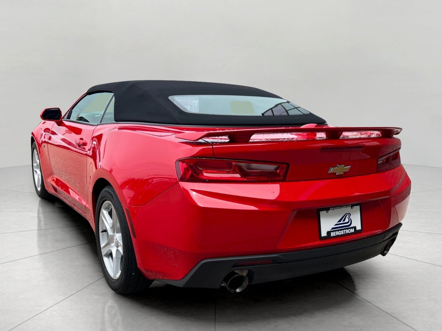 2018 Chevrolet Camaro 2dr Convertible 1LT