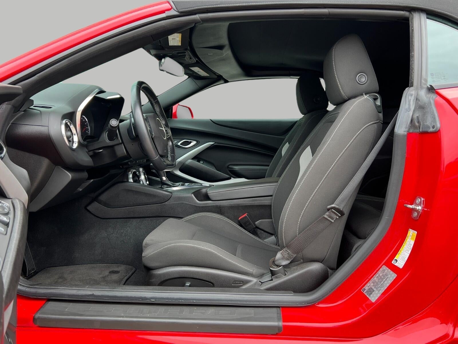 2018 Chevrolet Camaro 2dr Convertible 1LT
