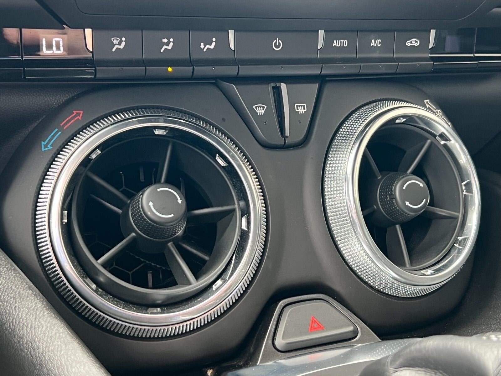 2018 Chevrolet Camaro 2dr Convertible 1LT