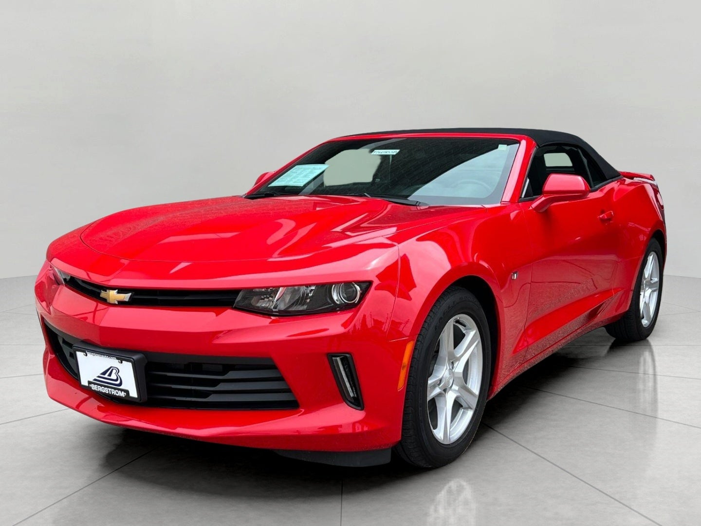 2018 Chevrolet Camaro 2dr Convertible 1LT