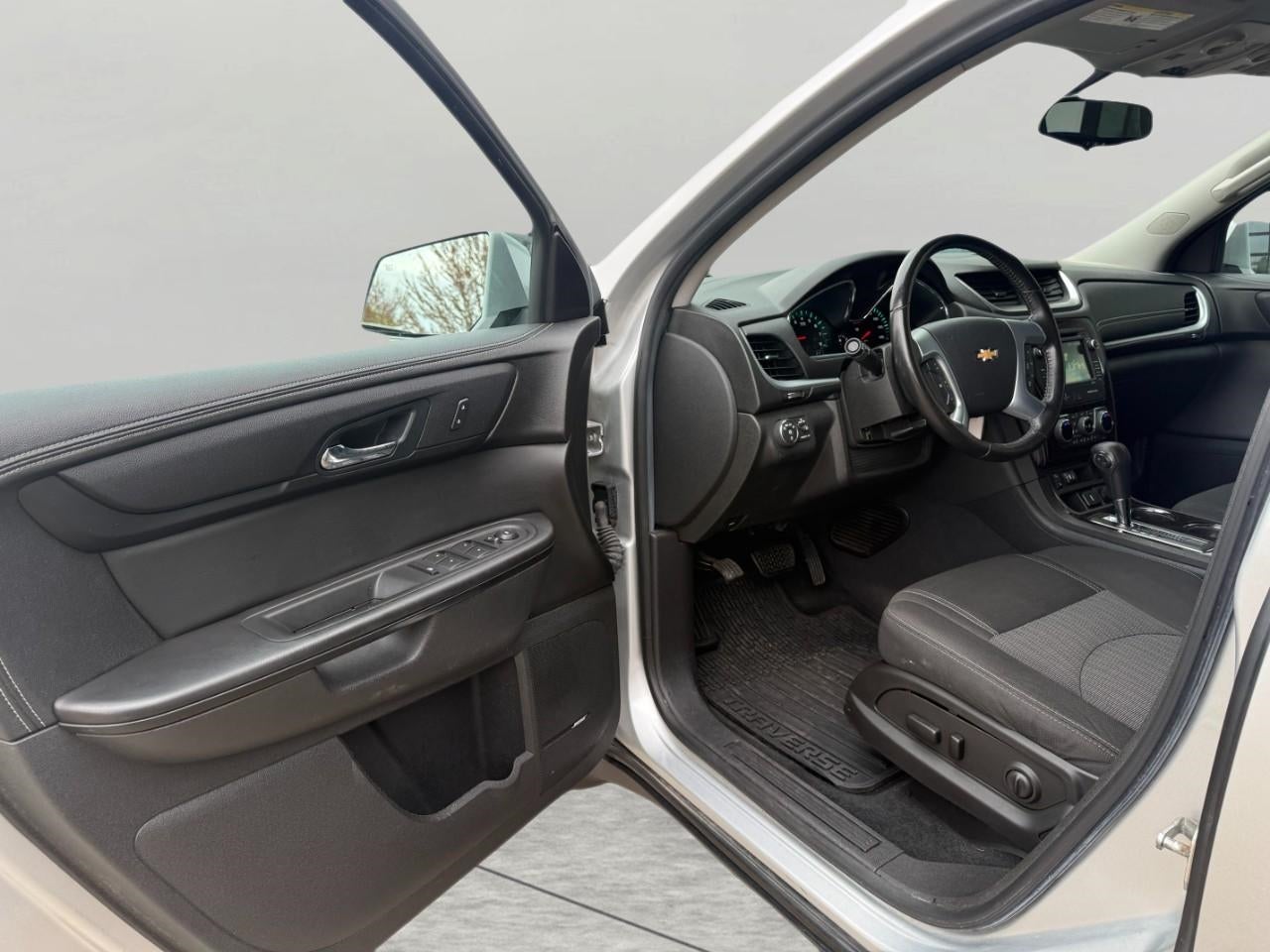 2016 Chevrolet Traverse FWD 1LT