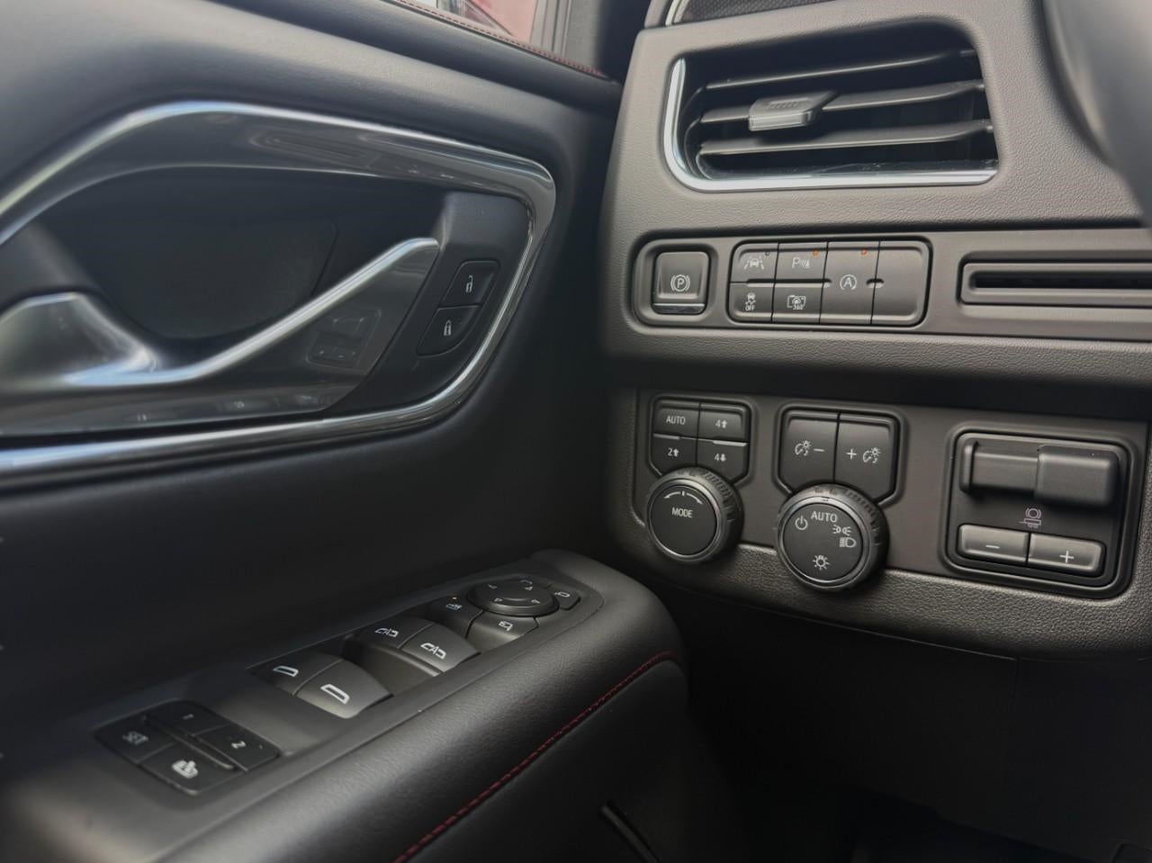 2023 Chevrolet Tahoe 4WD RST