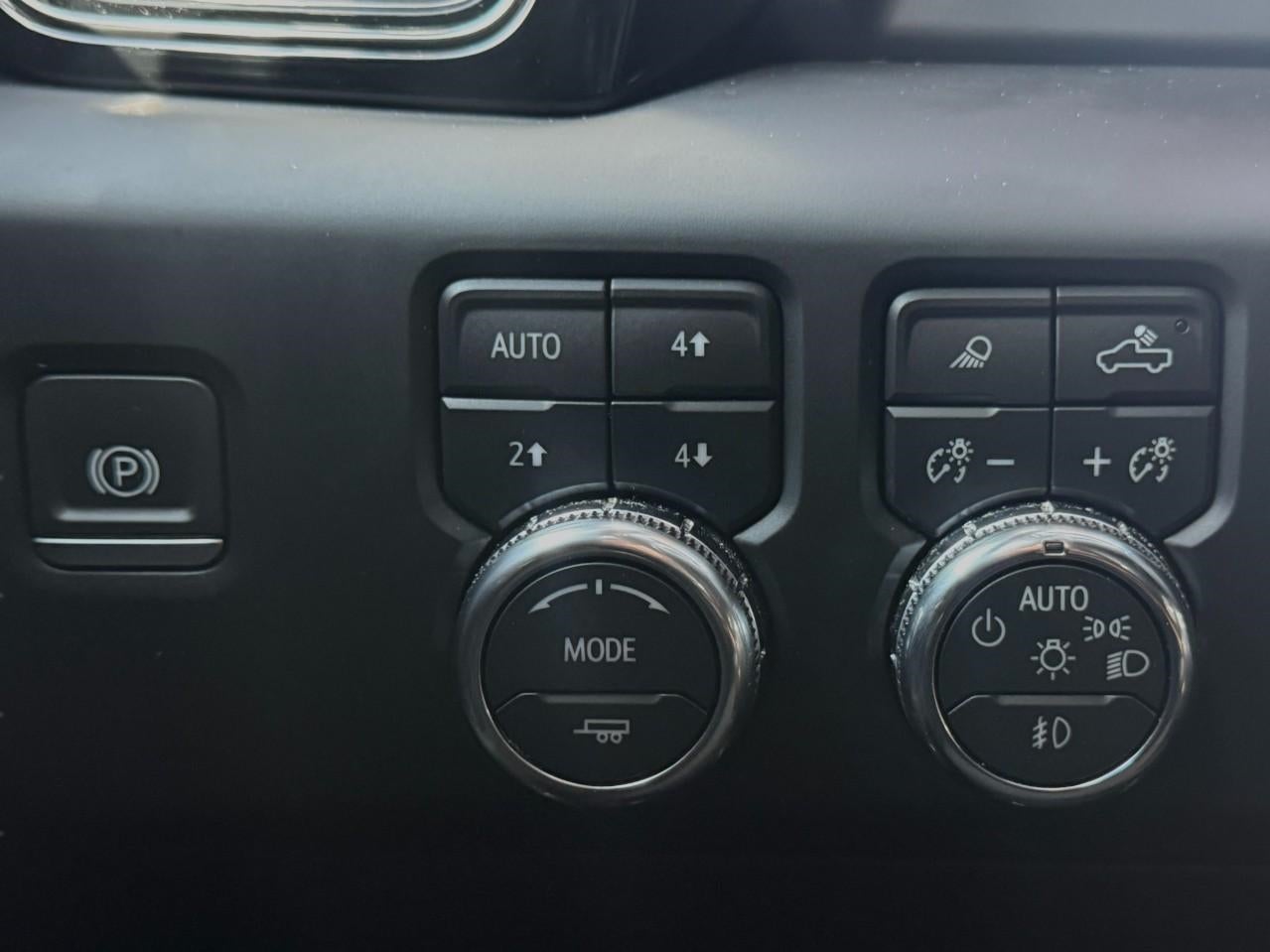 2024 GMC Sierra 2500HD Crew Cab Standard Box 4-Wheel Drive AT4