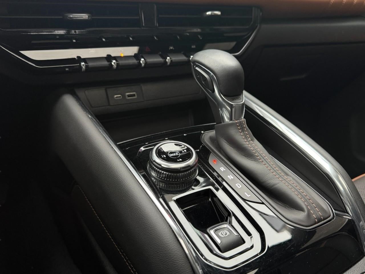 2023 GMC Canyon 4WD AT4