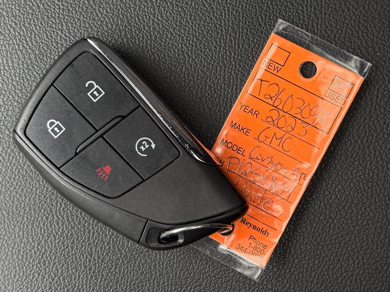 2023 GMC Canyon 4WD AT4