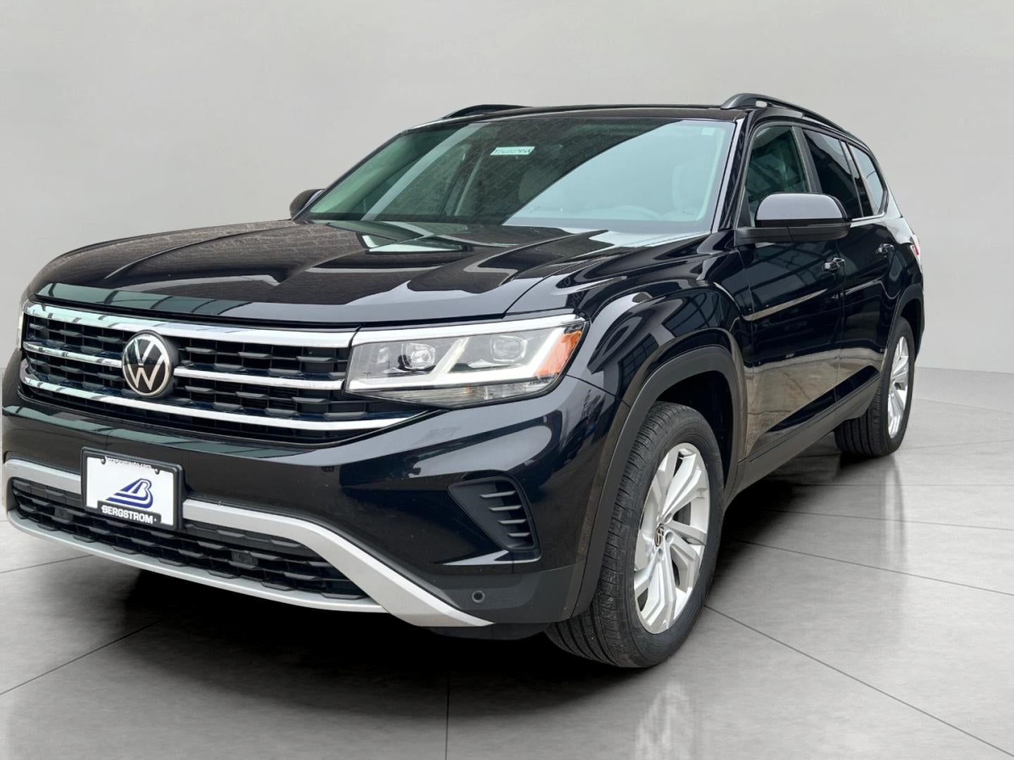 2022 Volkswagen Atlas 2.0T SE w/Technology 4MOTION