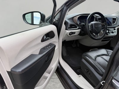 2017 Chrysler Pacifica Touring-L FWD