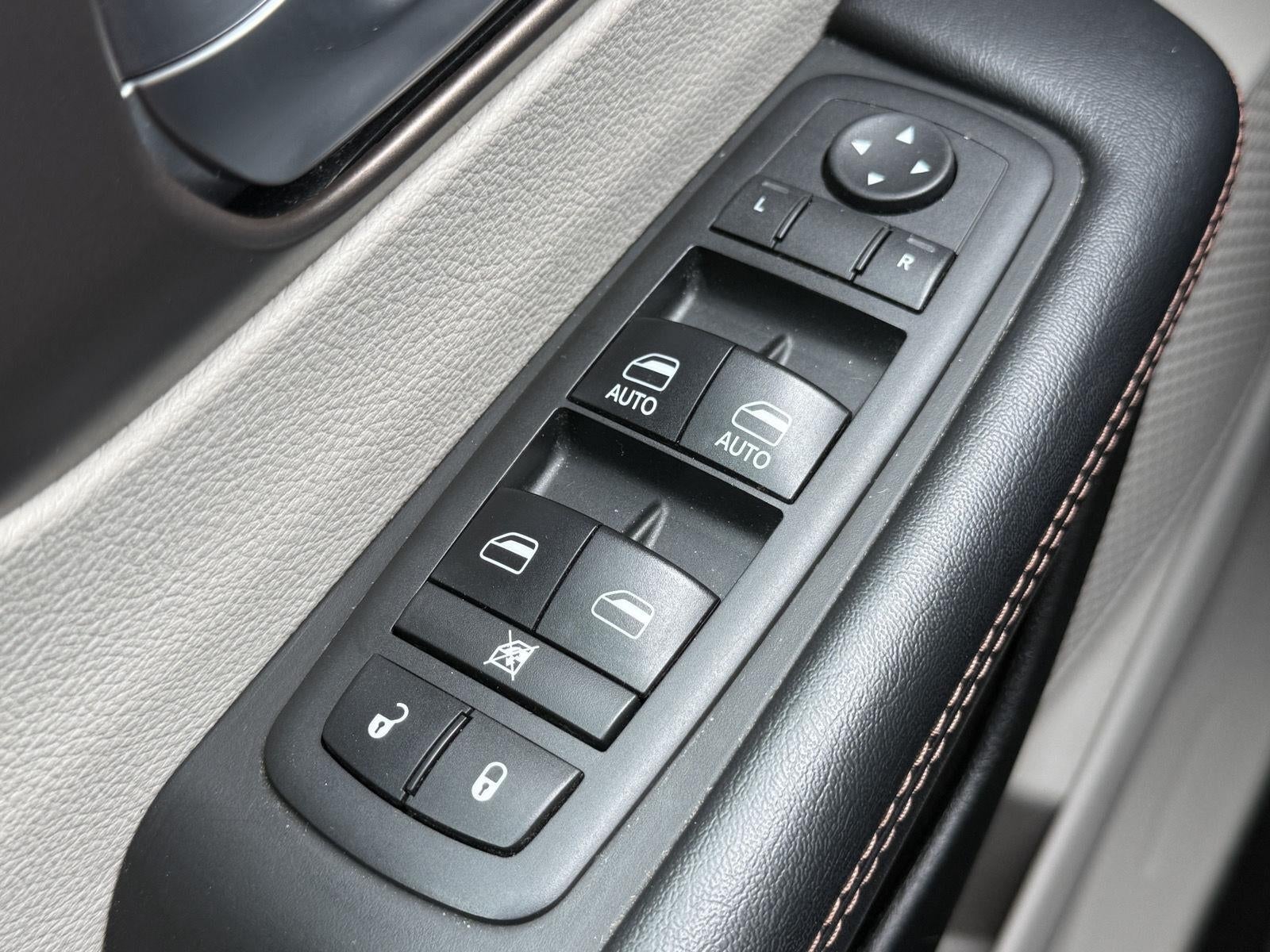 2017 Chrysler Pacifica Touring-L FWD