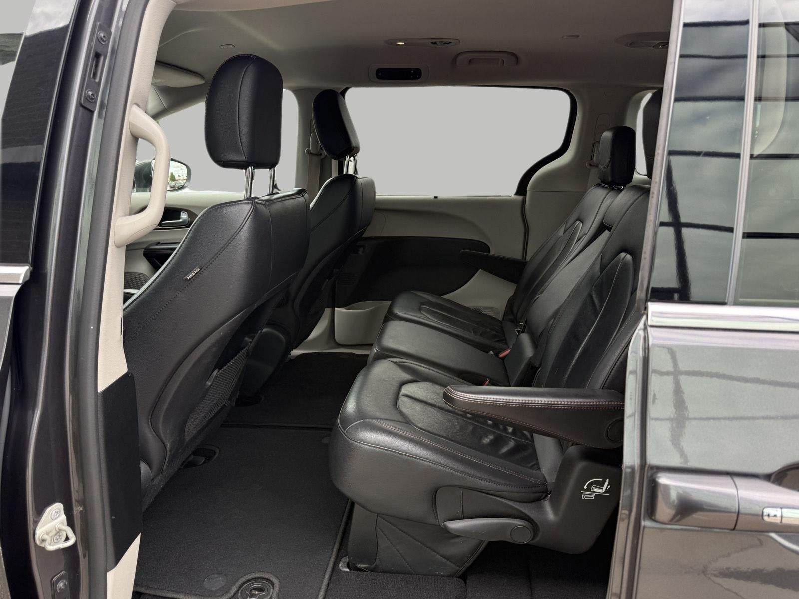 2017 Chrysler Pacifica Touring-L FWD