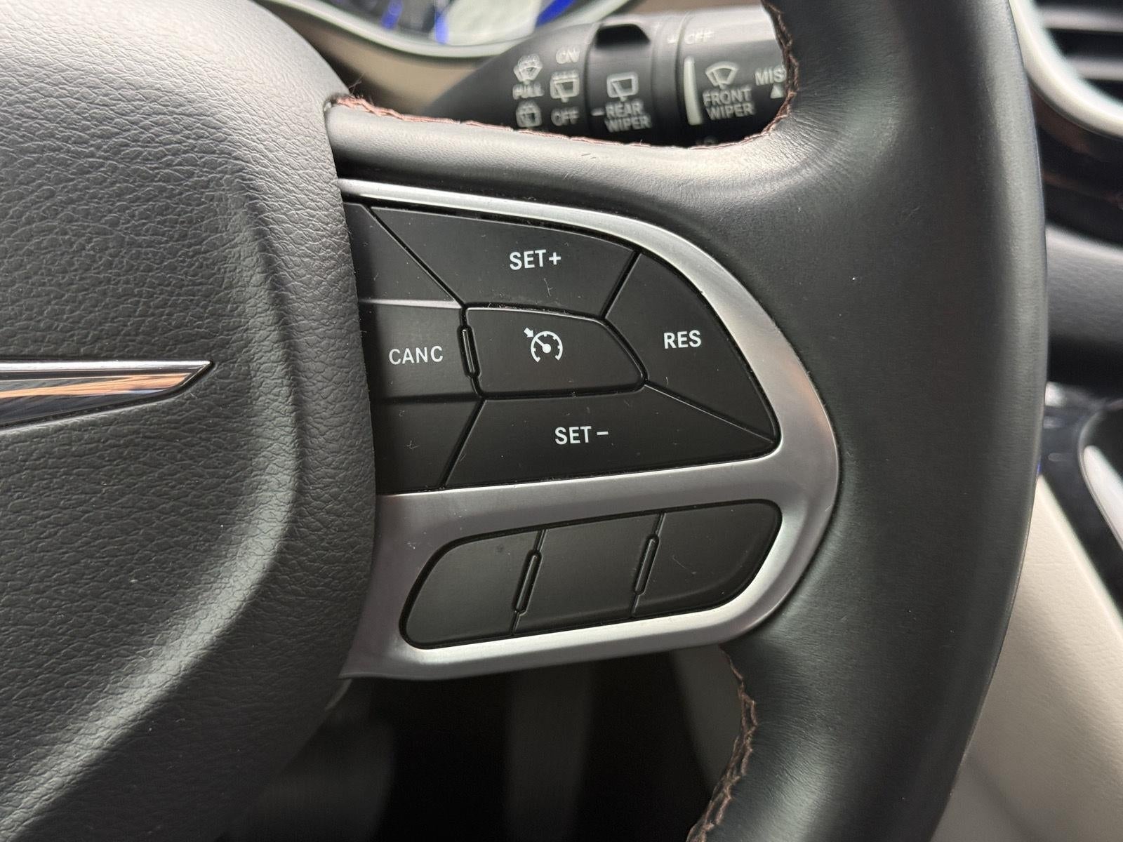 2017 Chrysler Pacifica Touring-L FWD