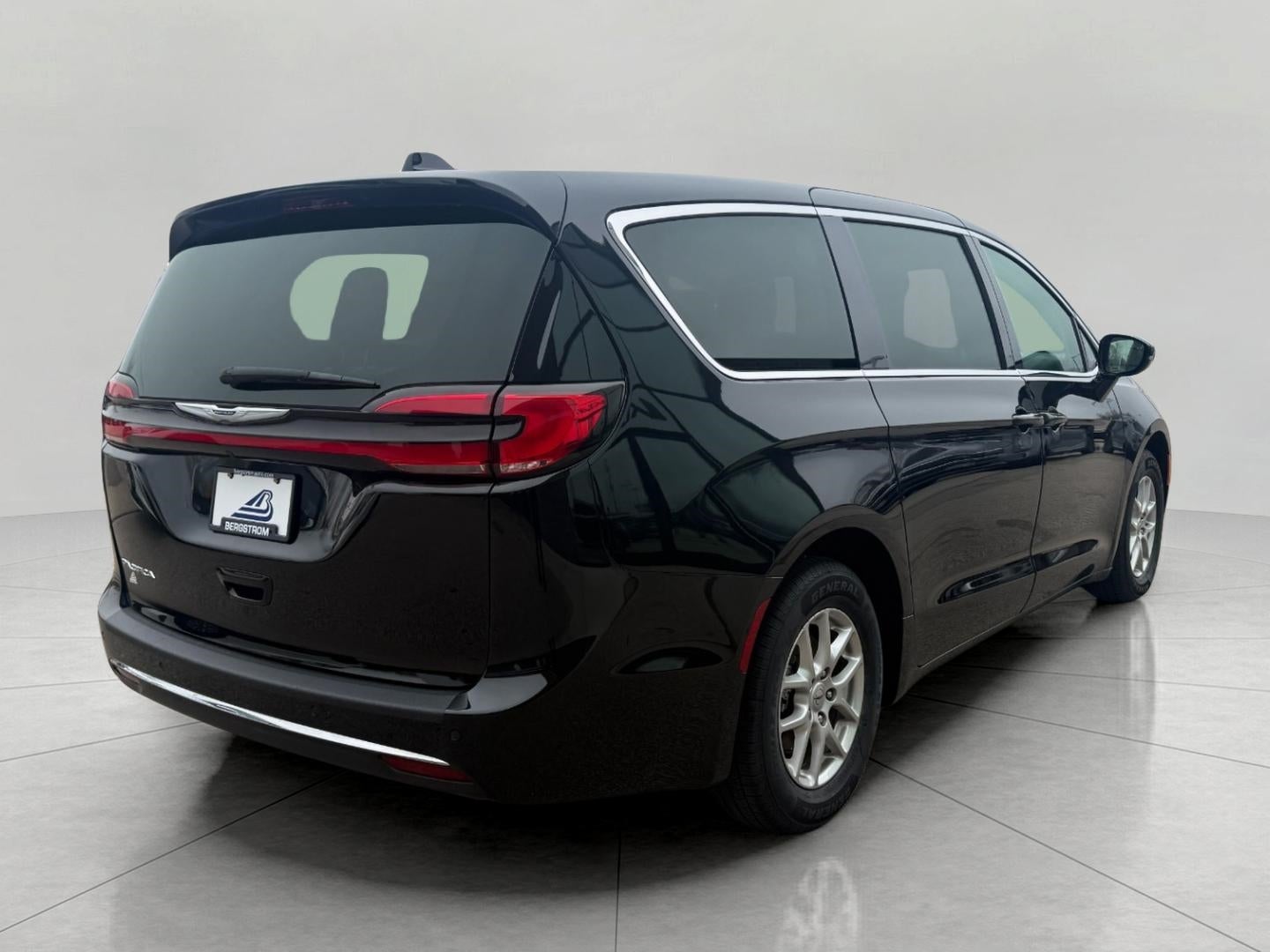 2024 Chrysler Pacifica Touring L FWD