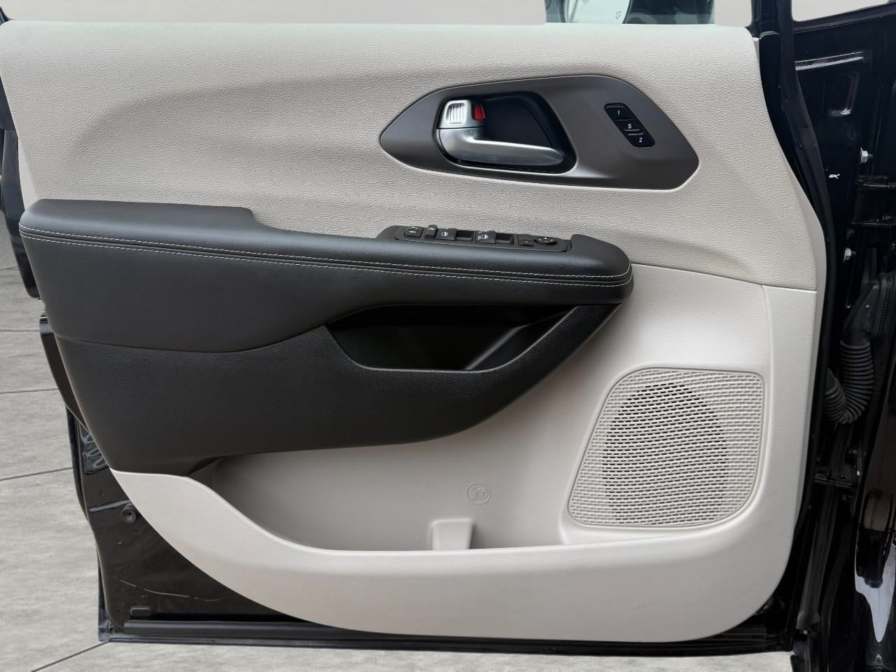 2024 Chrysler Pacifica Touring L FWD