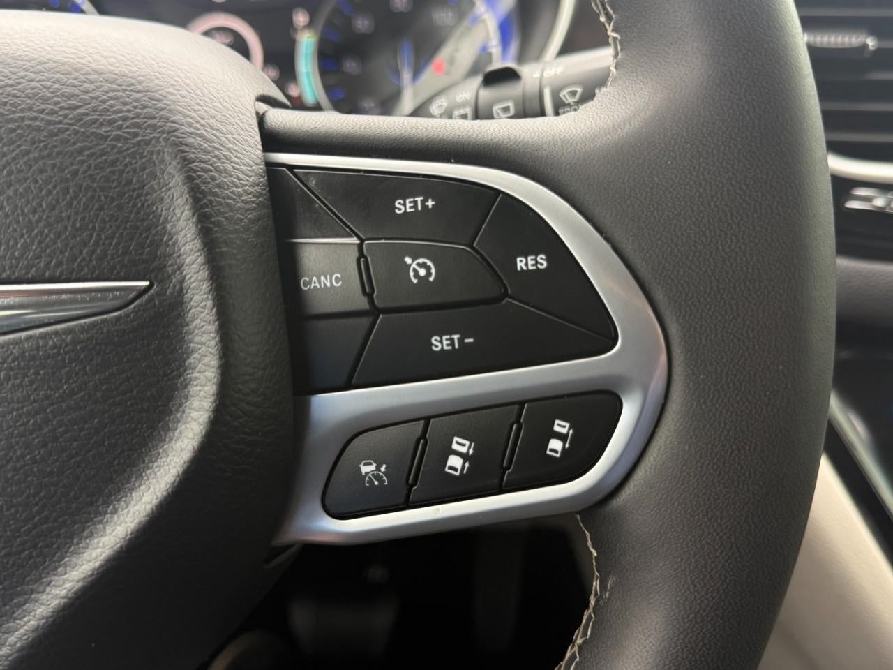 2024 Chrysler Pacifica Touring L FWD