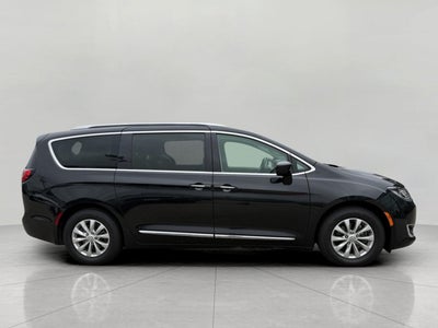 2018 Chrysler Pacifica Touring L FWD