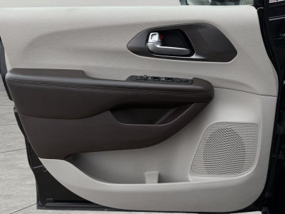 2018 Chrysler Pacifica Touring L FWD