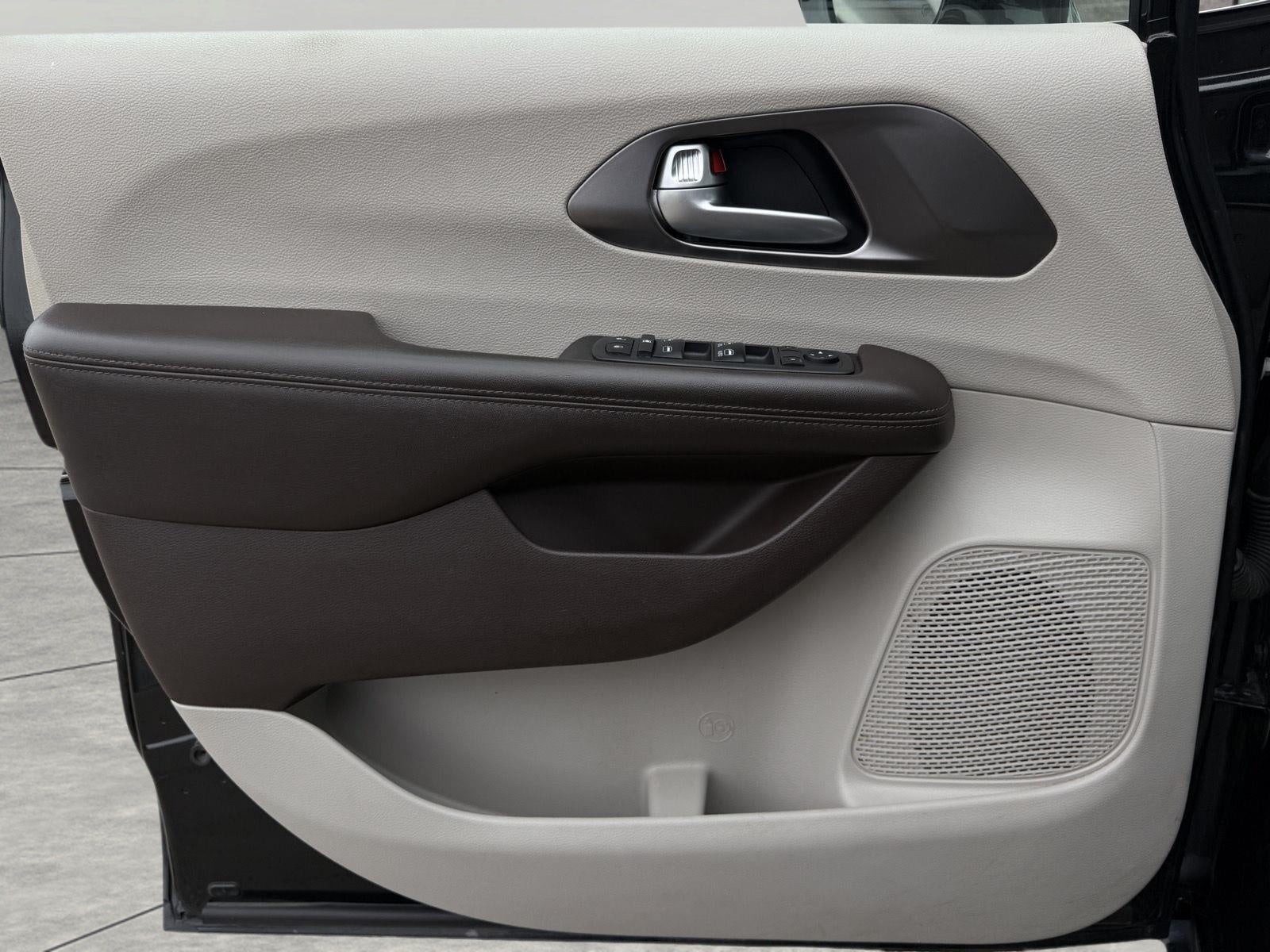 2018 Chrysler Pacifica Touring L FWD