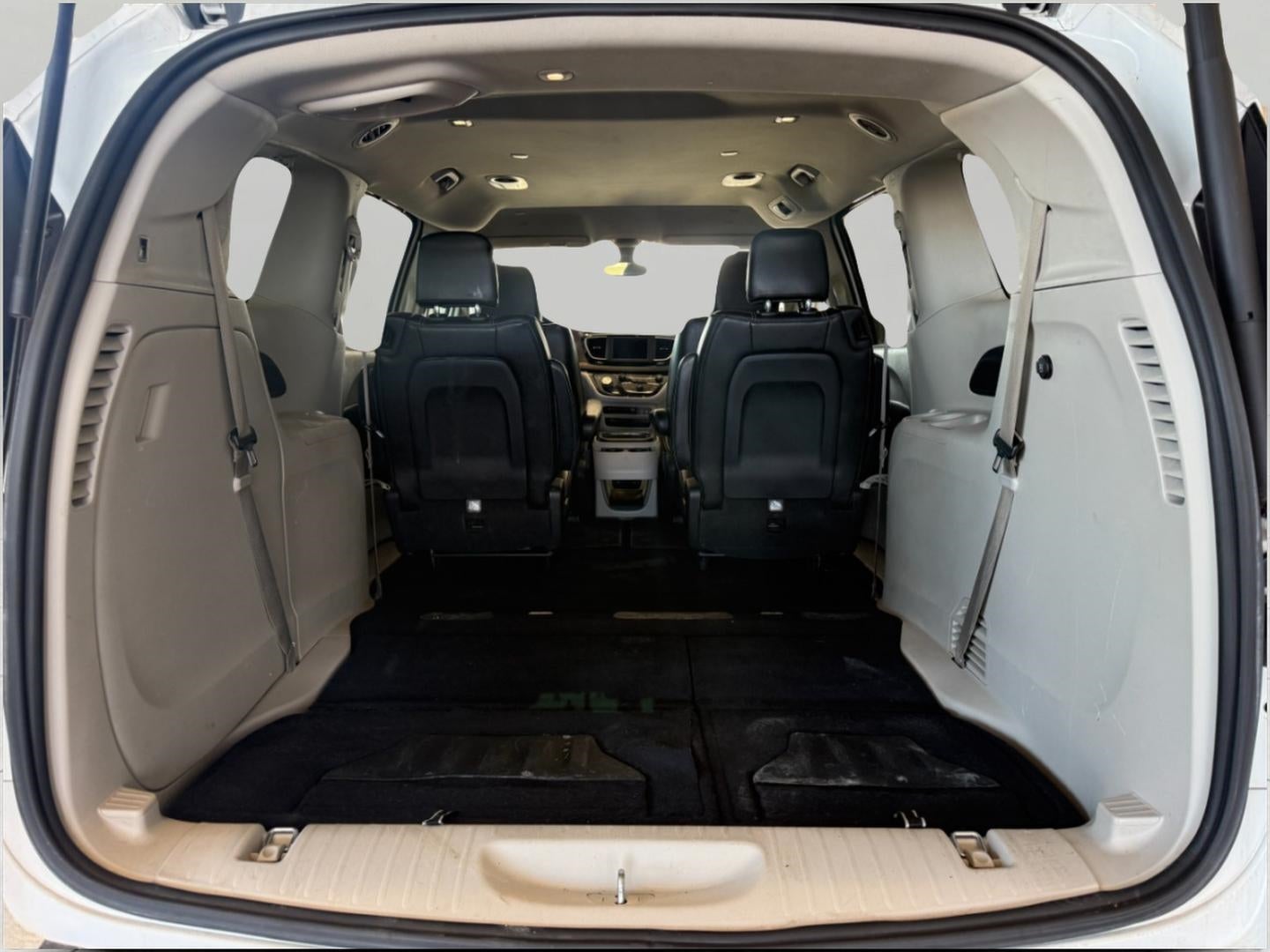 2020 Chrysler Voyager LXI