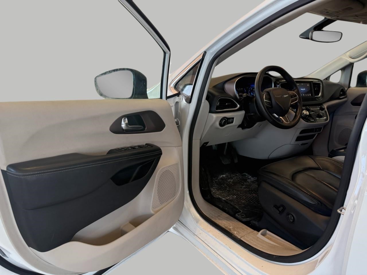 2020 Chrysler Voyager LXI