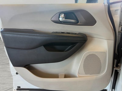 2020 Chrysler Voyager LXI