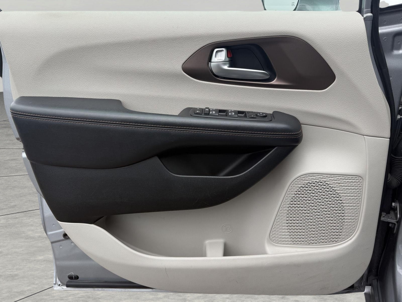 2018 Chrysler Pacifica Touring L Plus FWD