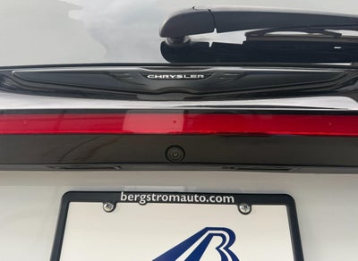 2025 Chrysler Pacifica Limited FWD