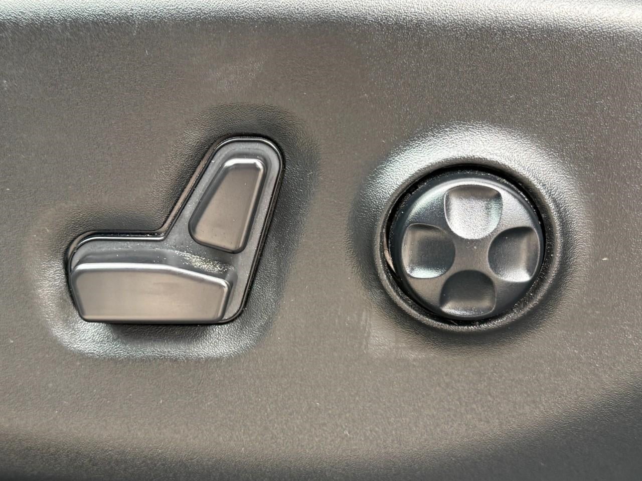 2025 Chrysler Pacifica Limited FWD