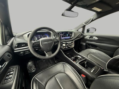 2025 Chrysler Pacifica Limited FWD