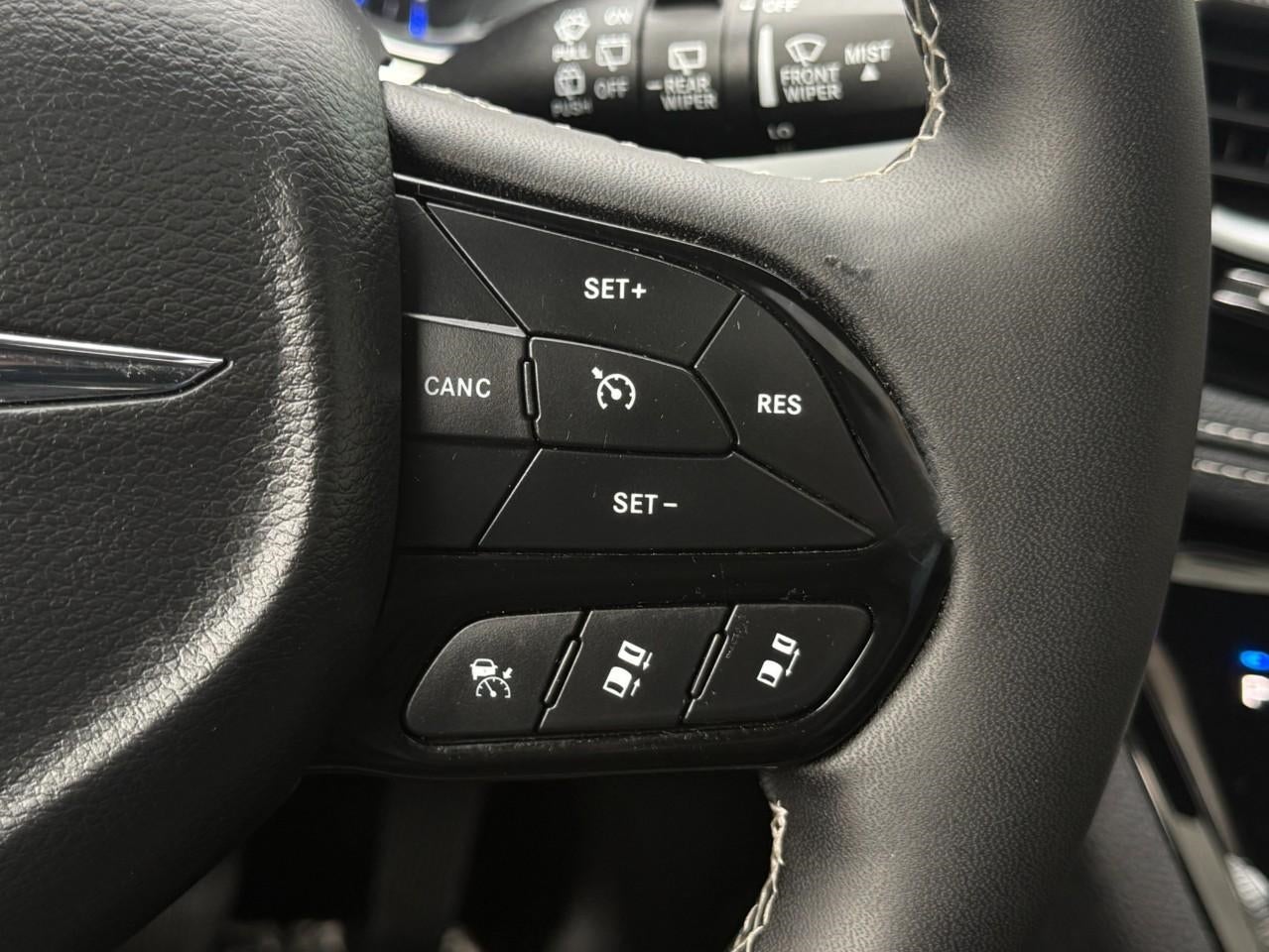2025 Chrysler Pacifica Limited FWD
