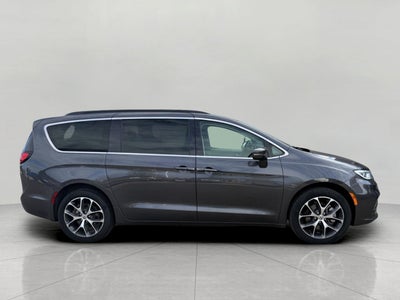 2022 Chrysler Pacifica Touring L AWD