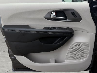 2022 Chrysler Pacifica Touring L AWD
