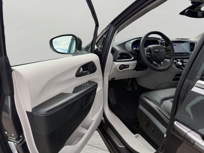 2022 Chrysler Pacifica Touring L AWD