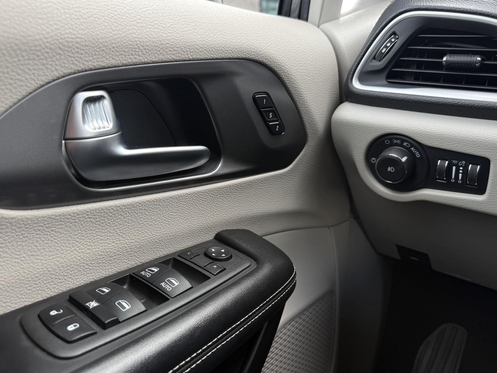 2022 Chrysler Pacifica Touring L AWD