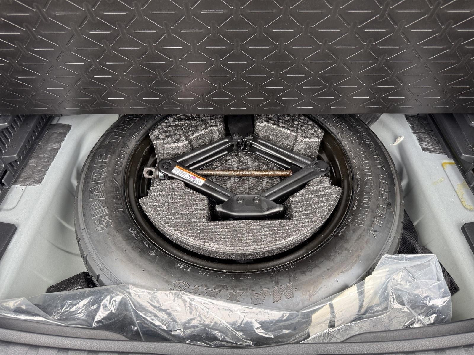 2025 Toyota RAV4 XLE AWD (Natl)