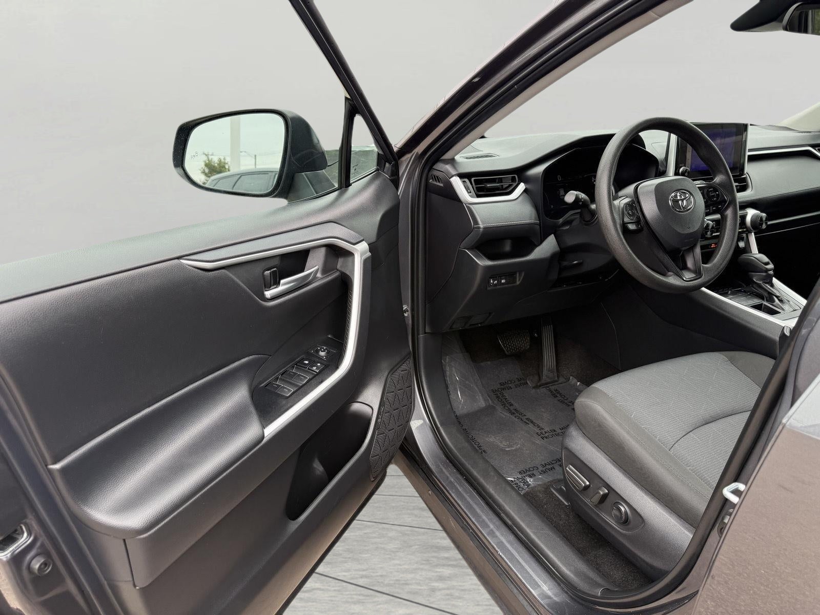 2025 Toyota RAV4 XLE AWD (Natl)