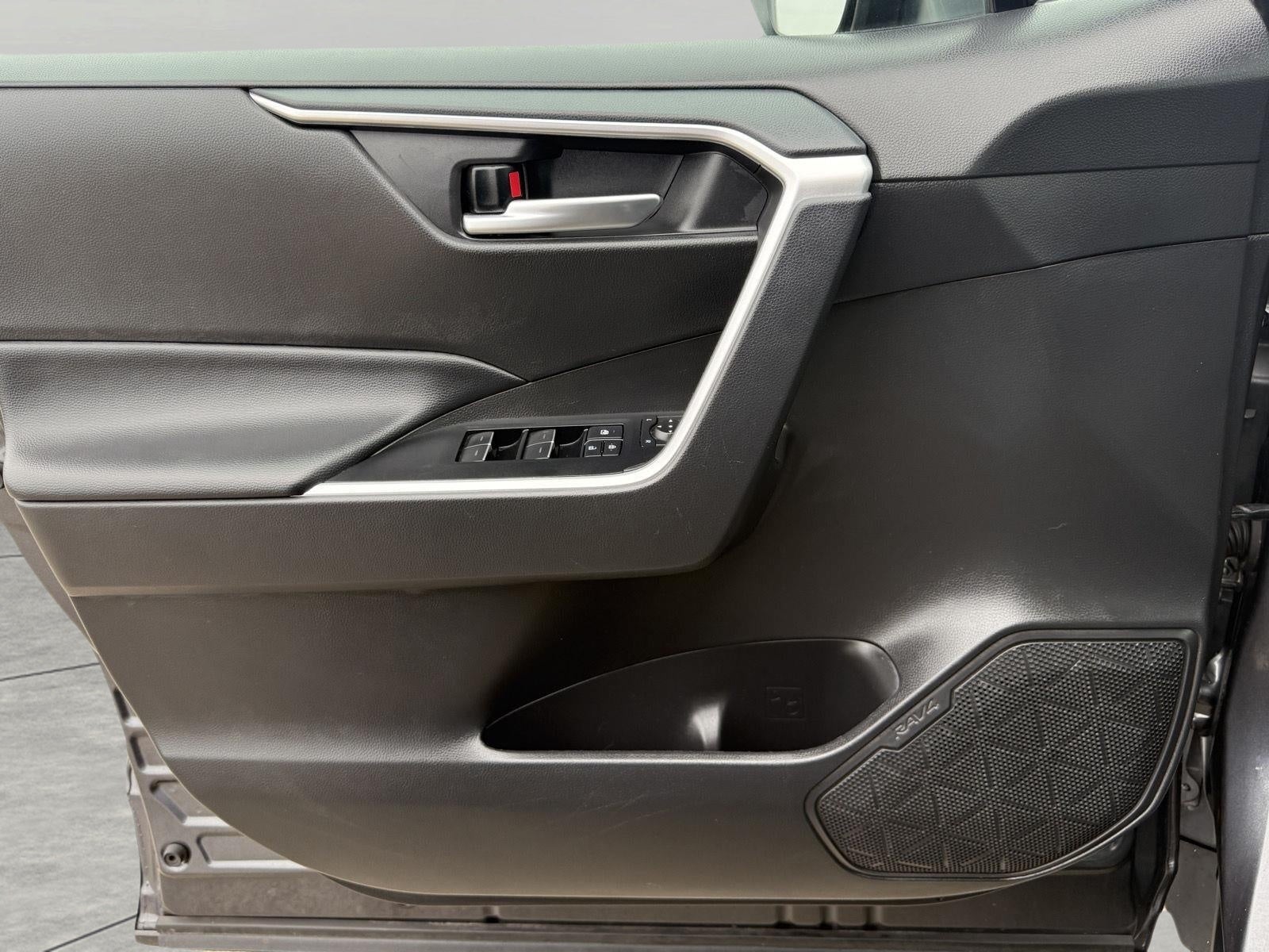 2025 Toyota RAV4 XLE AWD (Natl)