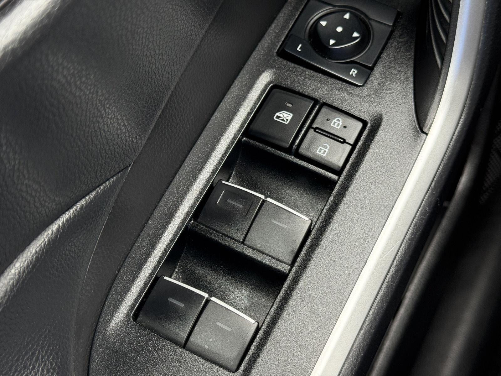 2025 Toyota RAV4 XLE AWD (Natl)