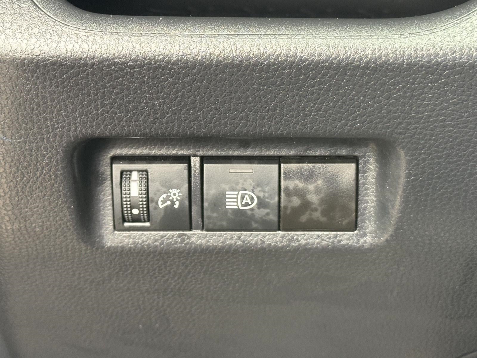 2025 Toyota RAV4 XLE AWD (Natl)