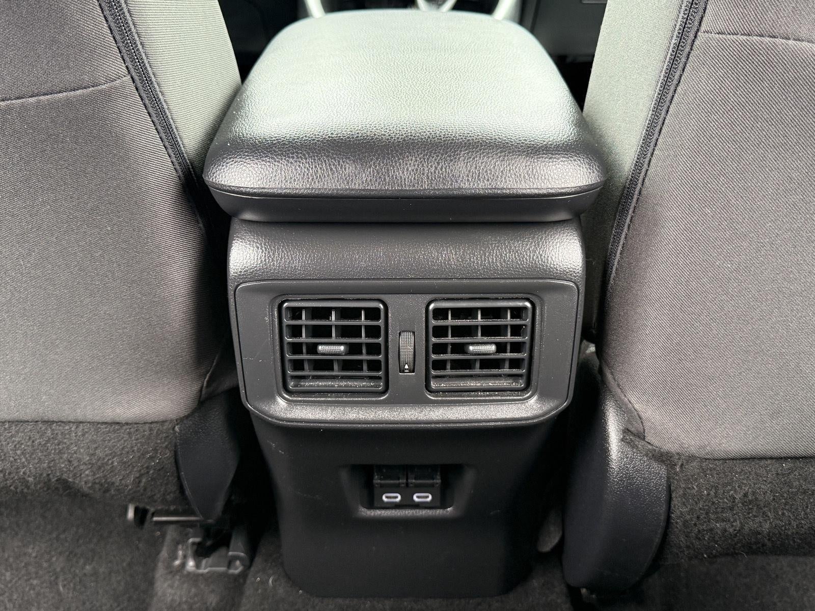 2025 Toyota RAV4 XLE AWD (Natl)
